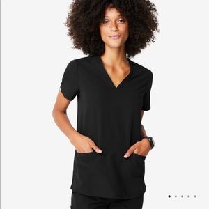 FIGS Womens Black Casma Three-Pocket Scrub Top // Size: S